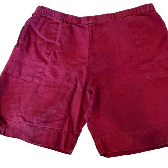Chico’s Design Shorts Raspberry Color Textured Fabric High Waisted Size 12 - Picture 2 of 8